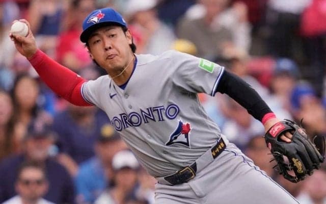 「日本にいた時から？」岡本和真が無駄ゼロの動き　“超絶ベアハンド”に称賛「MLB仕様だな」