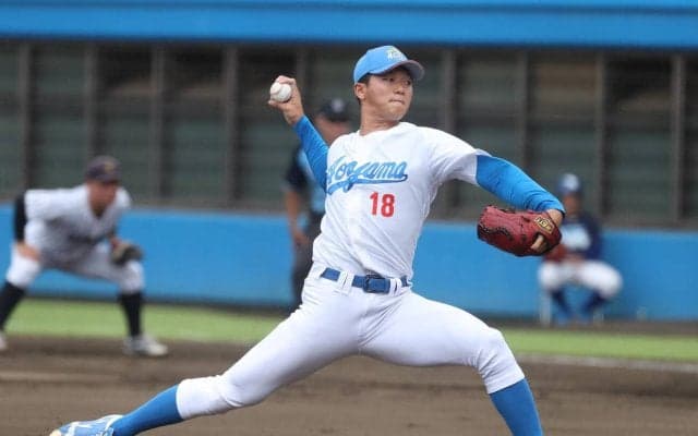 青学大154 キロ 右腕、鈴木泰成、紅白戦で先発　２回３安打無失点とアピール「勝てる投手に」