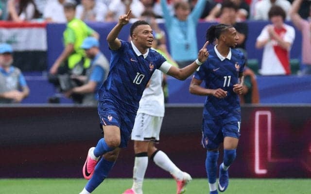 【Ｗ杯】圧巻！エムバペが２戦連発！通算１５得点目で歴代３位に浮上　“怪物”ロナウドに並んだ