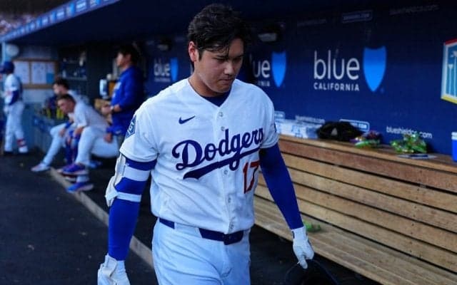 大谷翔平の途中交代に「かなり不安」「奇妙」　米メディア一斉速報…気になる“異変”