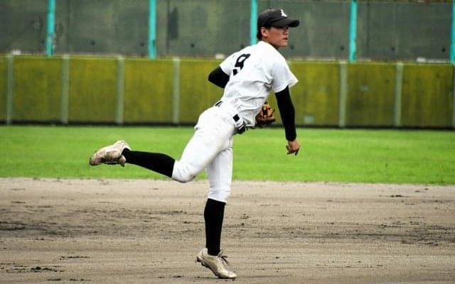 野球は未経験、「バットに当たらない」から猛練習　半田農・平野選手
