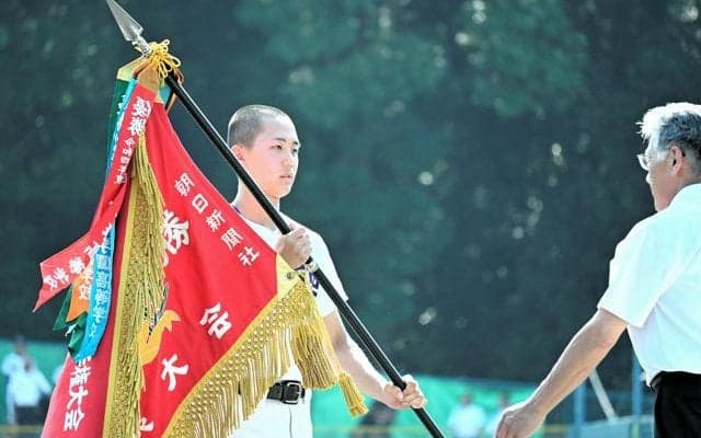 頂点めざして33チームが競う　青空の下、高校野球奈良大会が開幕
