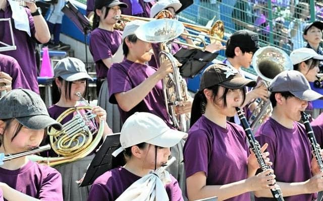 情熱の応援メロディー響く観客席　吹奏楽部の演奏でリズム乗る片倉