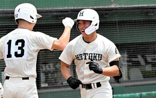 春の近畿王者・報徳学園が苦しんで初戦突破　藤本選手が突き放す一発