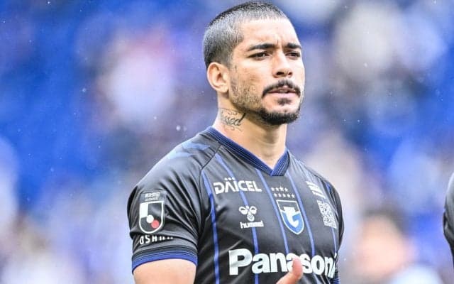 ｢ウィリールトンは草w｣華麗な“ウィリー走行”披露のG大阪の重戦車ブラジル人ドリブラーにファン爆笑!? ｢声出してワロタ｣｢そんな特技もってたんかーい！｣