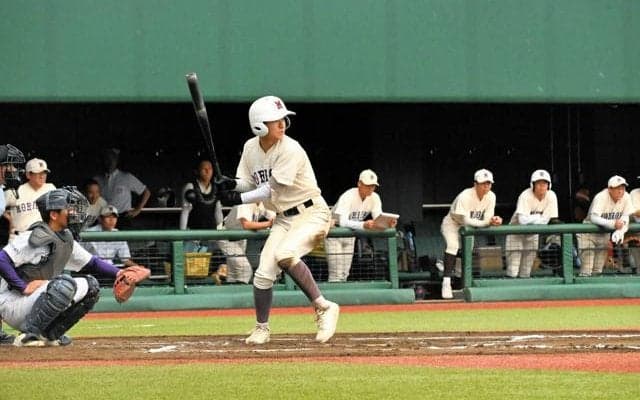 流れ決めた先制打　「文武両道でも、甲子園に」　盛岡一・浅利優作