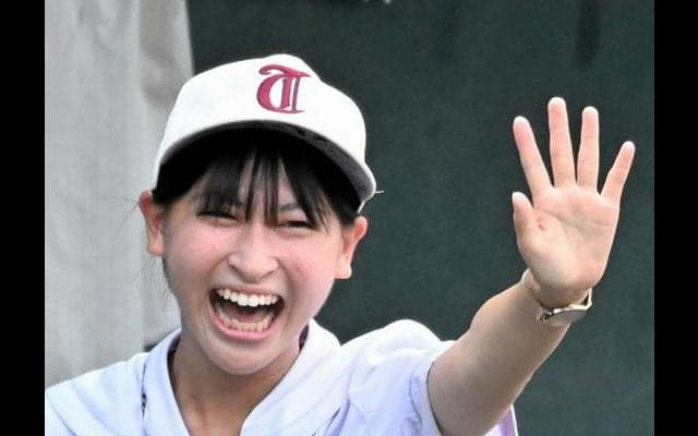 「負けている時こそ声を」笑顔で鼓舞　鶴丸の堀結衣菜マネジャー