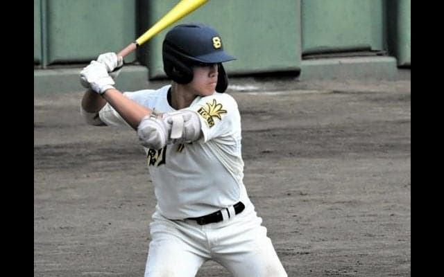 甲子園準Vの父で監督の助言「結果よりボール追え」　創価・堀内躍動