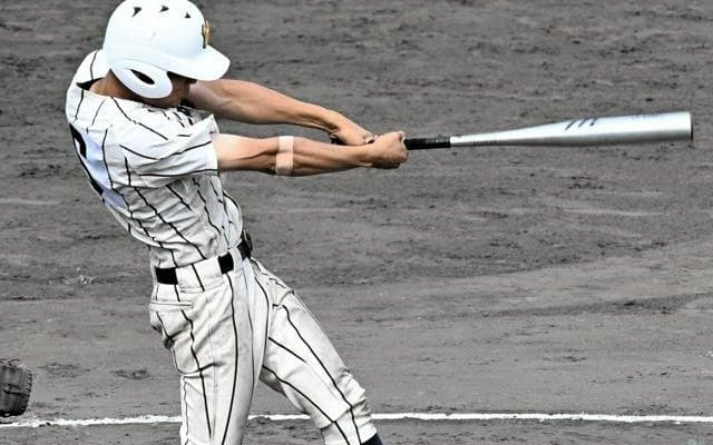 球速150キロのマシン練習で打力増す　兵庫工・浜辺選手が4安打