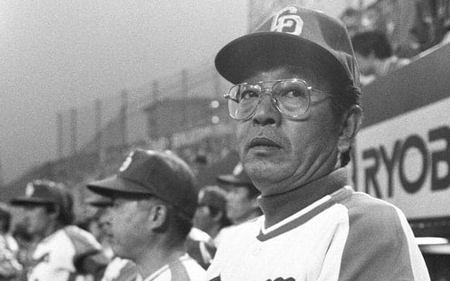 【プロ野球】戦力外候補から一転、平野謙を救った近藤貞雄の慧眼 「打たなくてもいい」から始まったアメフト方式の野球とは？