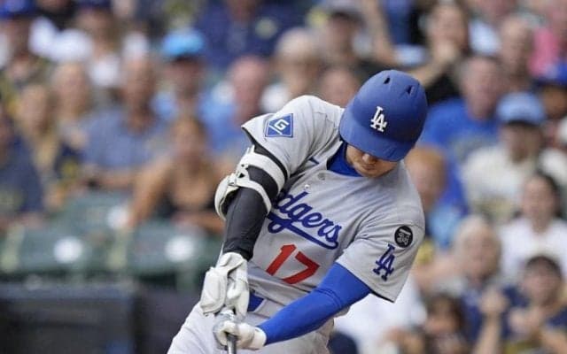 大谷翔平が惜しい！１０４メートル特大飛球も右翼フェンスギリギリで失速　敵地がどよめく　バットの先か　本人は悔しげな表情
