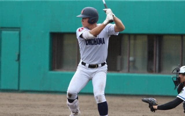 横浜が左腕3投手を攻略し12得点快勝！主将・小野が語る"対左投手克服"の理由「とにかく練習を」【神奈川】