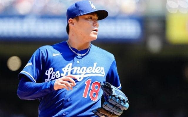 山本由伸が同僚と見せた“日本流”　完投直後…広がった歓喜の光景が「素敵な映像」
