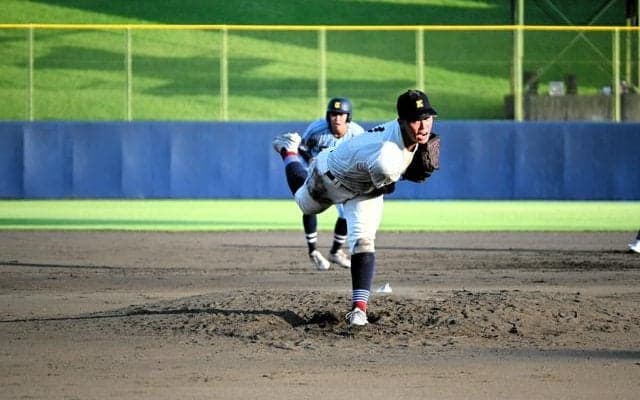 最速144キロ「この直球で最後まで」　甲府工のエース・山下投手