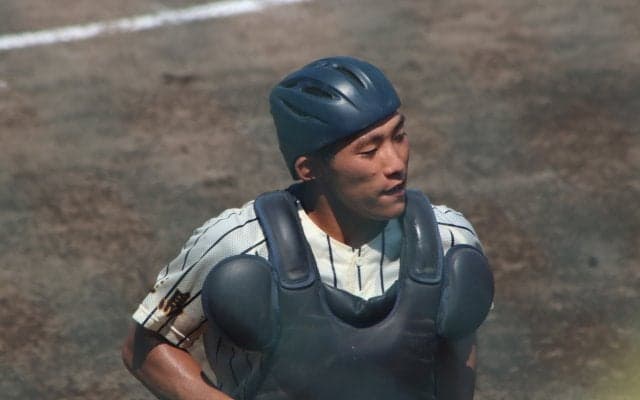 U-18代表候補に選出された超強肩捕手がプロ志望を表明！自慢の強肩で二盗を刺す【群馬】