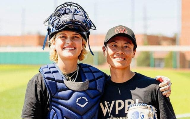 米女子プロ野球全体2位指名、里綾実投手　女子高校野球へ贈る言葉
