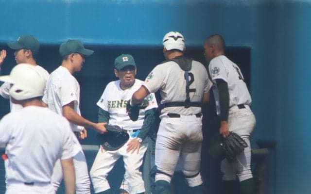 センバツベスト4の専大松戸が盤石の攻めで準決勝進出！「継投のタイミングを間違えないこと」名将の判断が光る