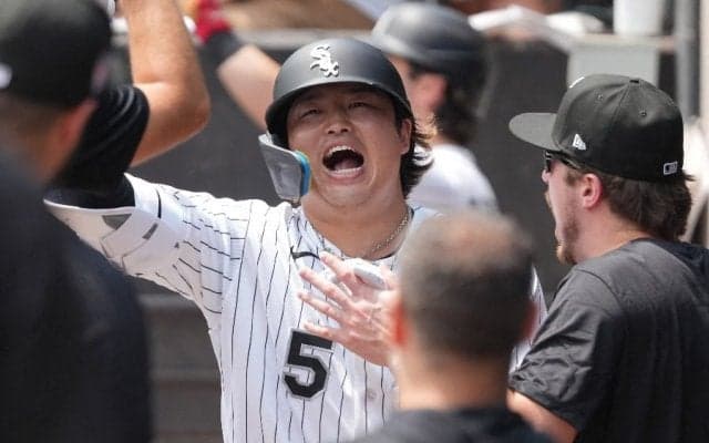 村上宗隆の「伝説的リアクション」　ホ軍サヨナラの瞬間…中継が捉えた“行動”「何て最高なの」