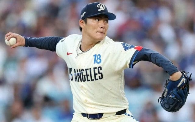 「君も二刀流に挑戦するのか？」山本由伸の“豪快アーチ”に米騒然　「大谷にライバル出現」「ヤマに不得意なことってあるの？」