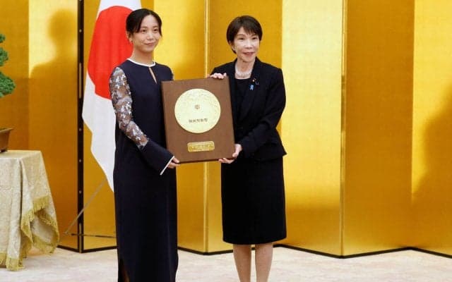 高木美帆さん、国民栄誉賞記念品は「包丁」１０本セット　第１号の王貞治さんは「鷲の剥製」、長嶋茂雄さん＆松井秀喜さんは「金色のバット」