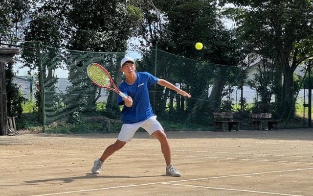 「第46回むさしの村ジュニアテニストーナメントNATSU」の12歳以下・18歳以下男女シングルスのベスト4が出揃う