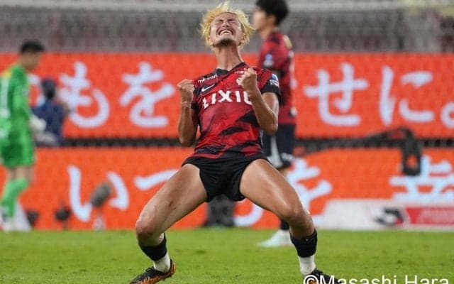 ｢最後の1枚…ワルぃゎ〜｣鈴木優磨が激勝翌日に写真12枚投稿→渾身の“煽りショット”に興奮！｢最後の1枚までの壮大なフリ｣｢知念くんのことどんだけ好きなんよｗ｣