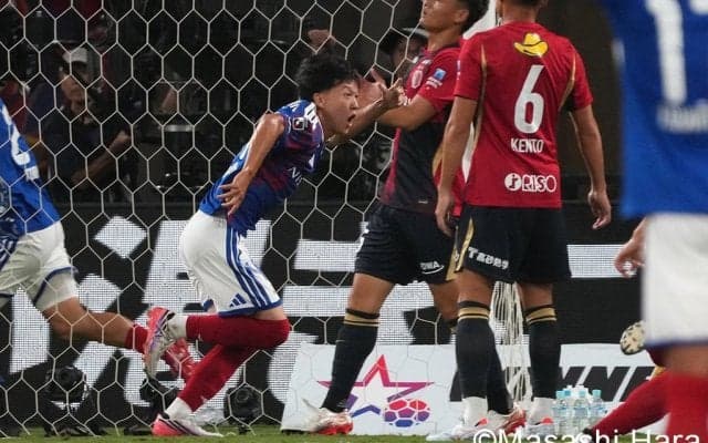 新時代到来を告げる光と炎の国立開幕戦を激写！横浜FM16歳新星が先制！鹿島18歳怪物と激突も… 知念慶との因縁を制して王者がAT奇跡の逆転勝利