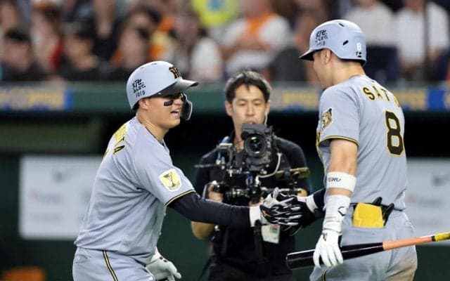 阪神・森下　今季３度目の１試合２発　この日２本目はバックスクリーンへの２７号ソロ　二回には左中間席上段へ２６号ソロ