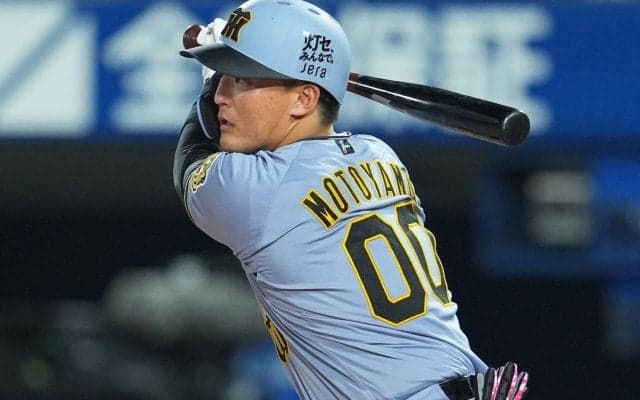 「阪神に来てくれてありがとう」正遊撃手争い参戦の27歳が“G倒”&単独首位浮上に貢献！強力打線の「8番」が輝き放つ「お前が必要」「本当にえらい」