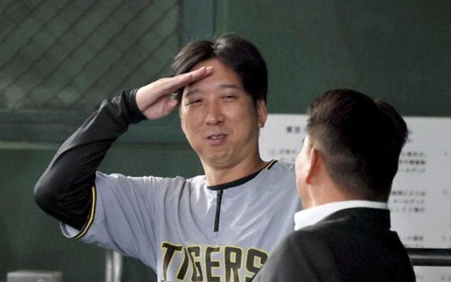 侍・井口監督　阪神の藤川監督と会談「期待する選手をぜひ、推してほしい」ヤクルト、広島にも就任あいさつ