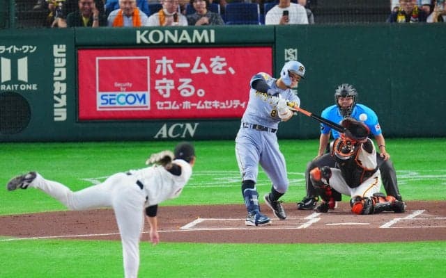 【阪神】佐藤輝明が華麗な「逃走劇」先制打直後に細やかステップ　好機継続で大山悠輔の犠飛呼ぶ