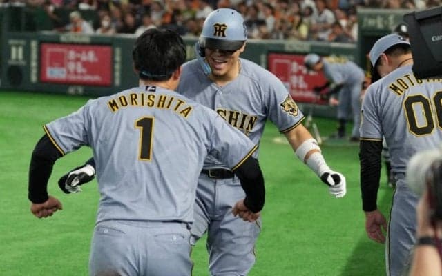 阪神、森下＆佐藤輝が2戦連続の“アベック弾”　2日で5発の異次元猛打に東京ドーム騒然
