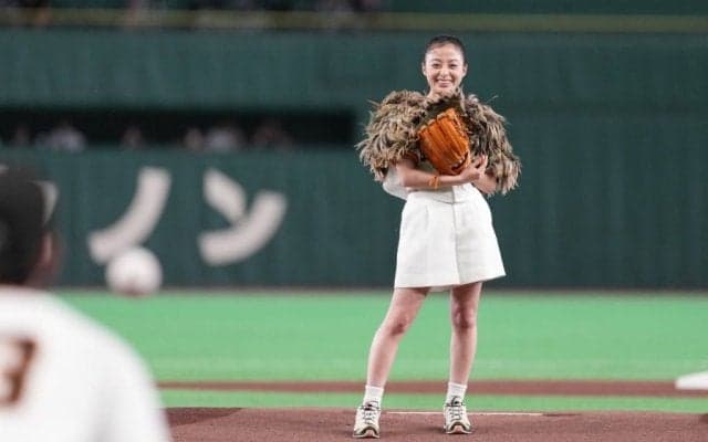 「遠くからでもかわいい」圧倒的透明感の“国民的美女”　悔しい表情も「お顔が強い」