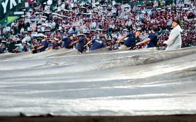 仙台育英8強　雨で一時中断でも監督「夏休み、いい思い出だなと」