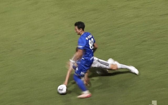 「やばいな」「魅せるね」元レアル・中井卓大ピピの“衝撃ターン”に騒然！相手が転倒の圧巻テクニック「J1で見たい」