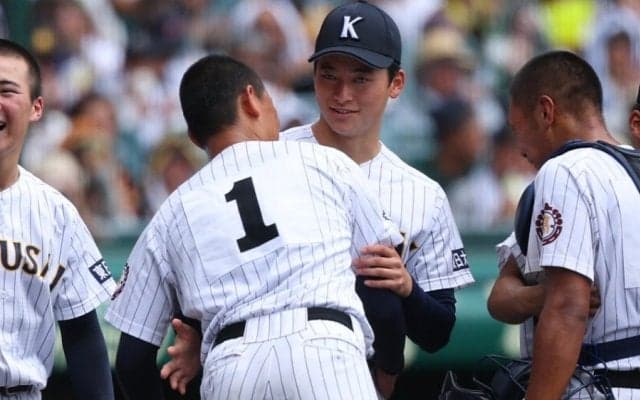 無念の逆転負け…東日大昌平の主将、貫いた“紳士的行動”　涙のナインの横、有明を労う