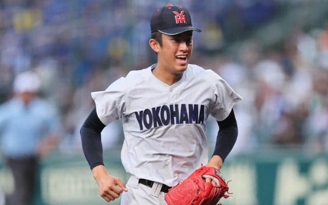 横浜が逆転で8強進出！織田翔希がまたもや150キロ超え連発！4回零封7奪三振の圧巻救援に｢甲子園を楽しめてる｣【26年夏甲子園】