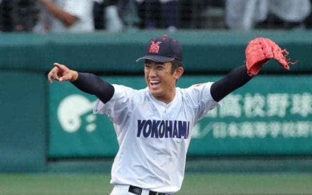 横浜２年連続準々決勝進出　今夏初めて先制失点＆リード許すも逆転　エース織田が２番手で仁王立ち