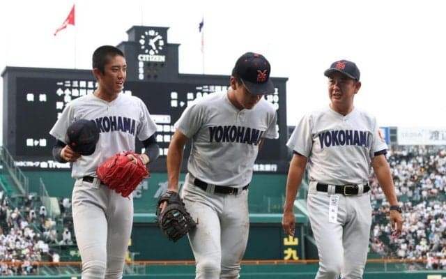 横浜・織田翔希「それを力に変えて」　甲子園の大歓声に感謝　この日最速は１５４キロも相手打者圧倒、２度の３者連続含む７奪三振　４回を打者１２人で