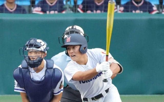 横浜８強　織田だけじゃない「恐怖の９番→１番」全３試合複数打点　千島逆転２点打「上位につなぐ意識をもっと強く持ちたい」
