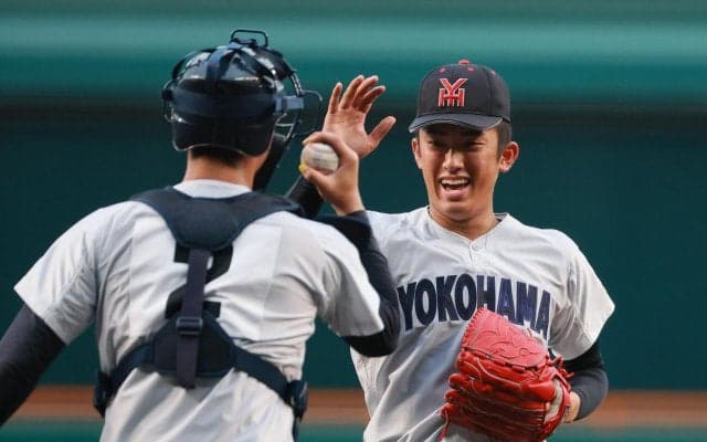 【甲子園】横浜・織田翔希「成長できたのはアイツのおかげ」不登校だった堀江修生を相棒に指名