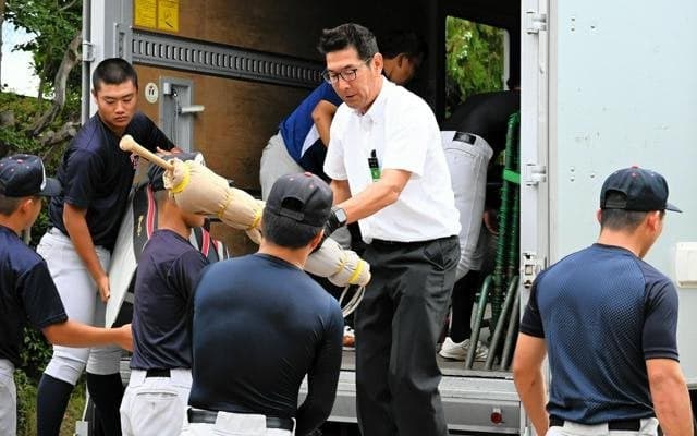 選手の成長近くで見守る　横浜高校のバス運転手「春とは変わった」