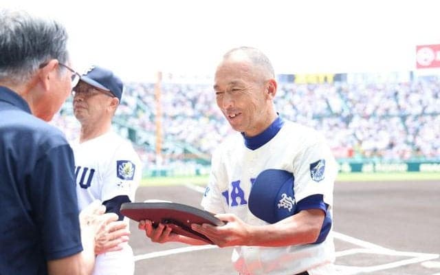 「タイパ・コスパでは測れぬ財産を」　高知・柳本氏ら甲子園で表彰