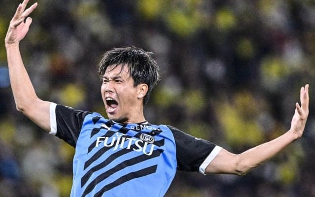 ｢誰やこれ｣浦和レッズ加入の元日本代表DF、｢金髪髭面｣に騒然！ ｢なんか別人｣｢似合ってる｣“優勝将請負人”が恩師と再タッグで猛反撃へ