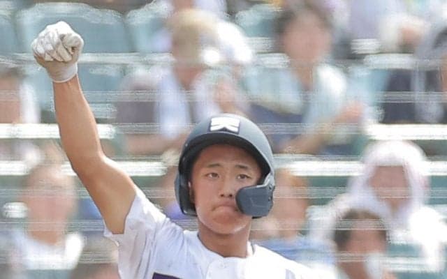 天理が大勝で９年ぶり４強進出！主将・金本がまた決勝弾　低反発バット導入後、史上２人目の１大会２本塁打　背番号１０・橋本が完封でエース温存にも成功