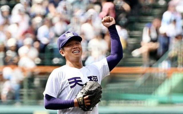 横手投げで多彩な変化球「僕は左のエース」天理・橋本が154球完封