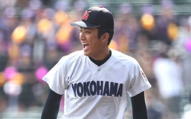 横浜・織田翔希がまたしても156キロ計測！打線は早くも9安打5得点、 5回までに花巻東から5点をリード【26年夏の甲子園】
