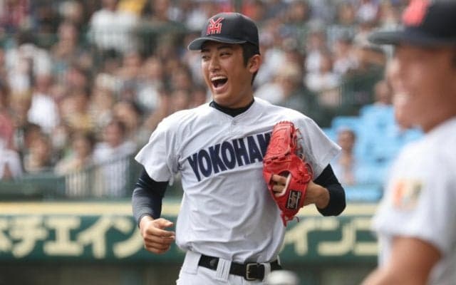 横浜 織田翔希 今度は衝撃"10K完封劇"…先発で156キロを7度計測、18年ぶり4強進出に貢献【26年夏の甲子園】