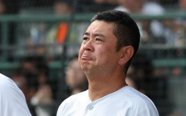 １７日逝去の渡辺元智さんへ捧げた勝利　横浜ナインは試合後、天見上げ報告　織田「必ず勝って恩返しを」小野主将「もう二つ何が何でも勝ちます、と」村田監督は号泣「甲子園の空から応援してくれていたと思う」