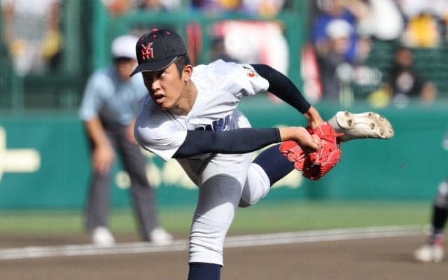 「1人だけプロ野球選手がいる…」花巻東を完封した横浜の剛腕の剛速球にファンも絶賛相次ぐ【26年夏甲子園】